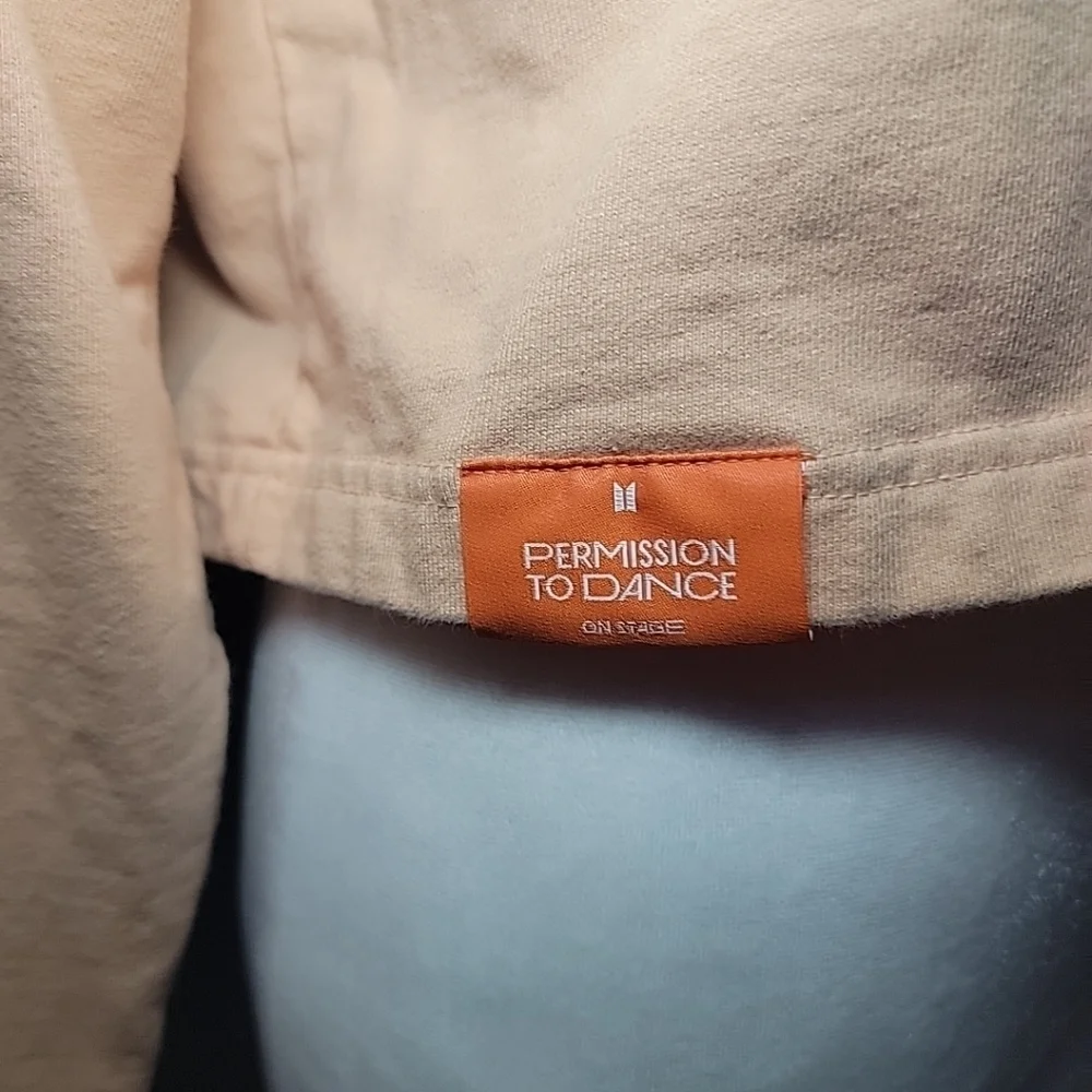 BTS Permission to Dance PTD 2022 — SOLD OUT / Rare Peach Crop Hoodie — Size S - Picture 4 of 9
